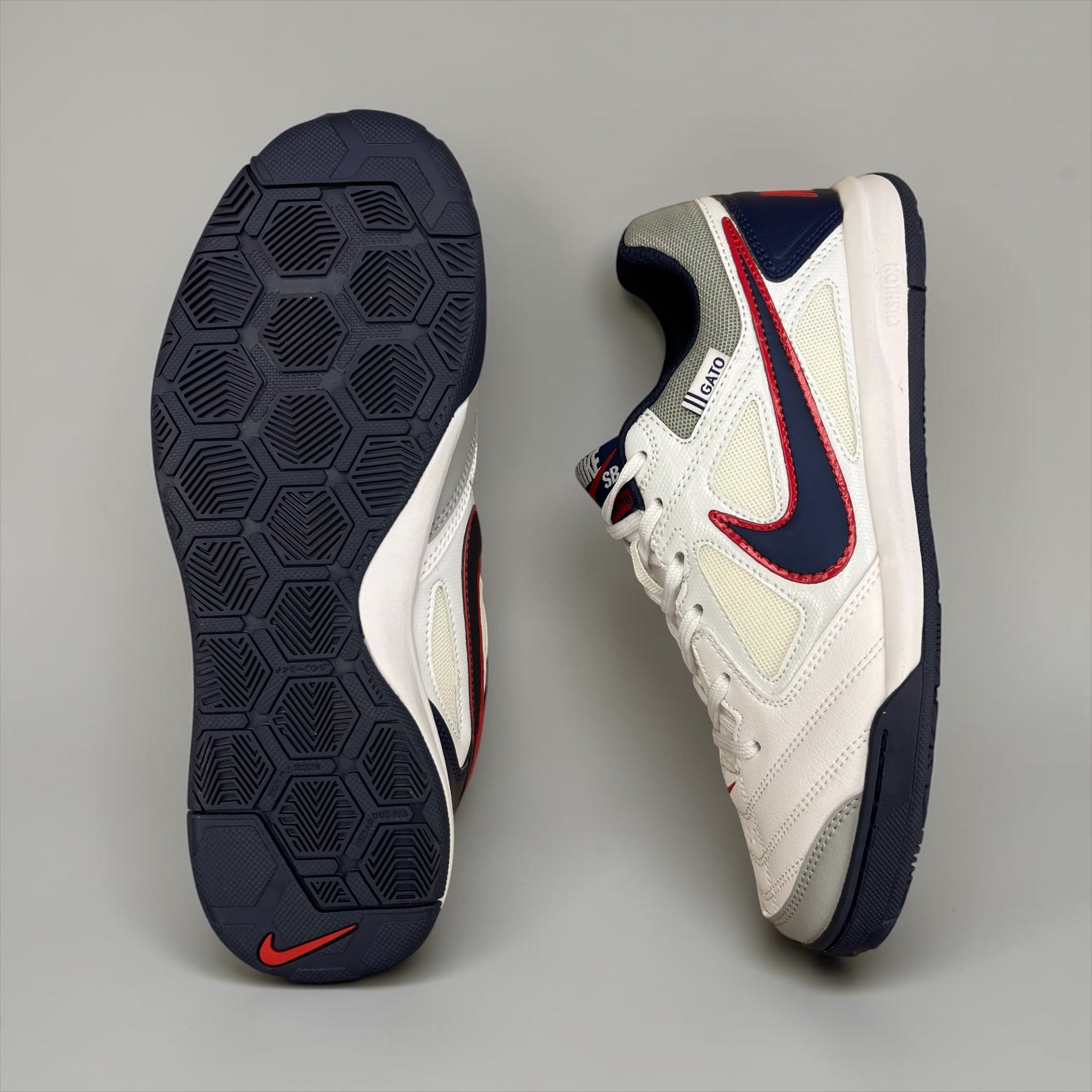 FUTSAL NIKE SB GATO SUPREME BLANCO AZUL ROJO