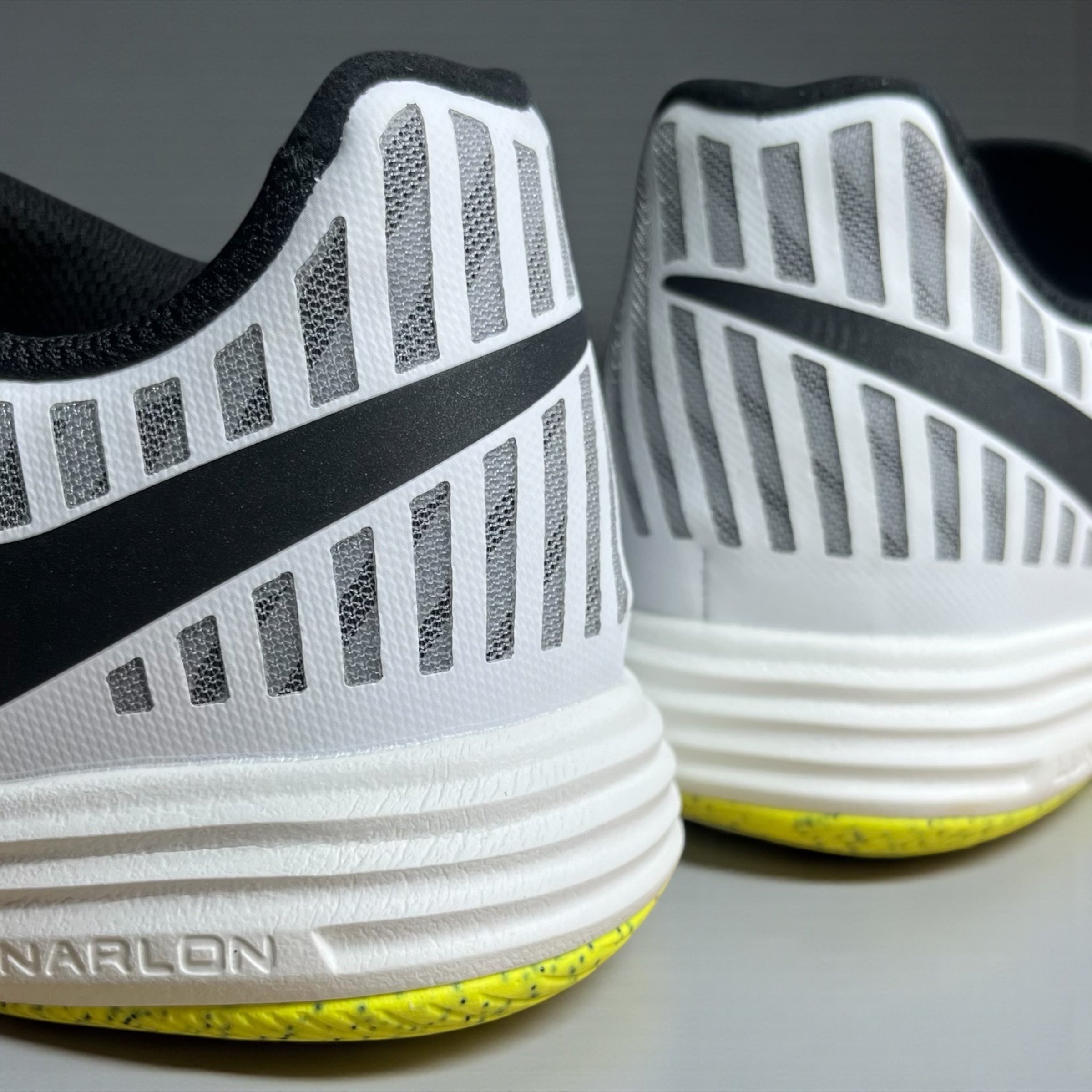 FUTSAL NIKE LUNARGATO BLANCO NEGRO NARANJA