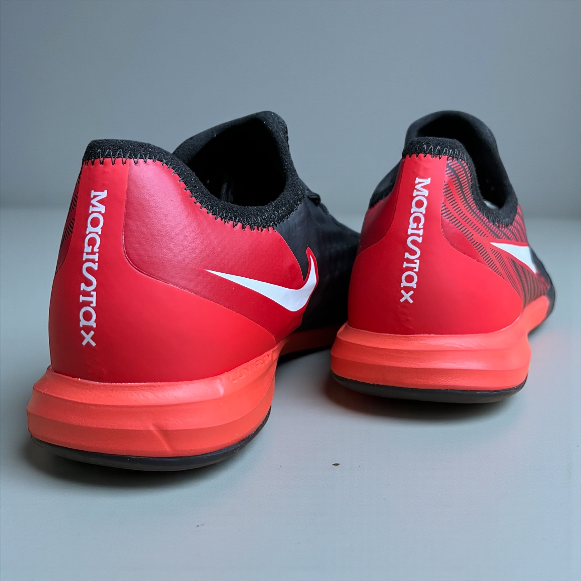 FUTSAL NIKE MAGISTA NEGRO ROJO