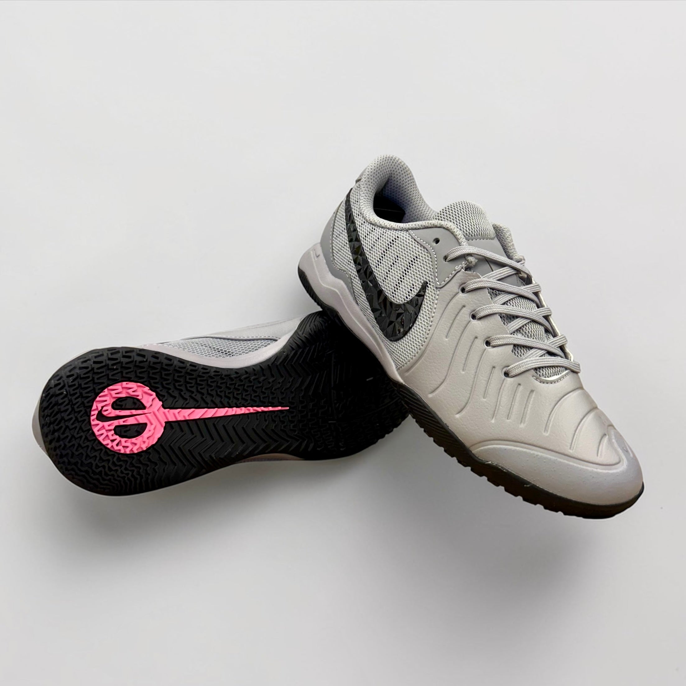 FUTSAL NIKE TIEMPO GRIS NEGRO