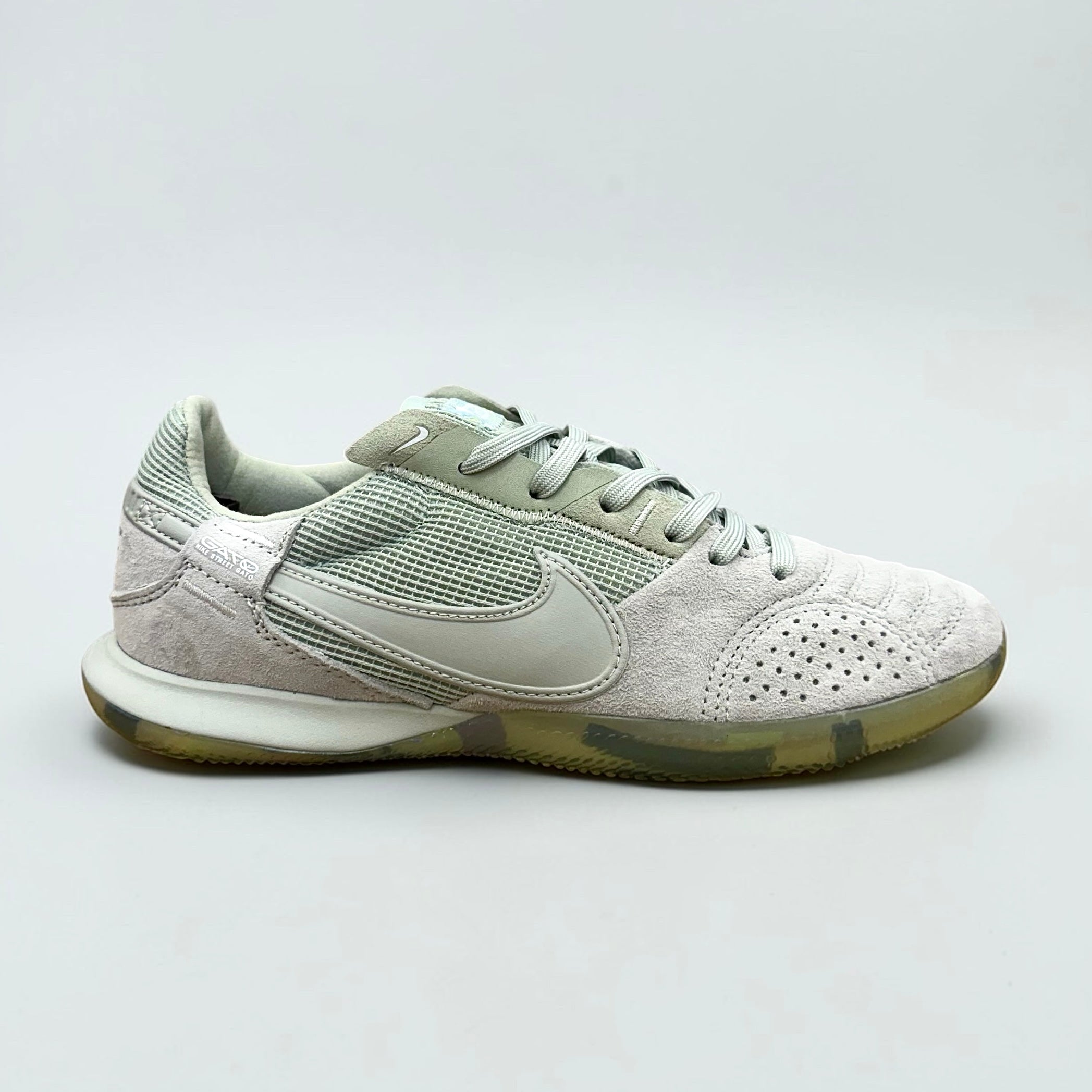 FUTSAL NIKE STREET GATO GRIS CLARO