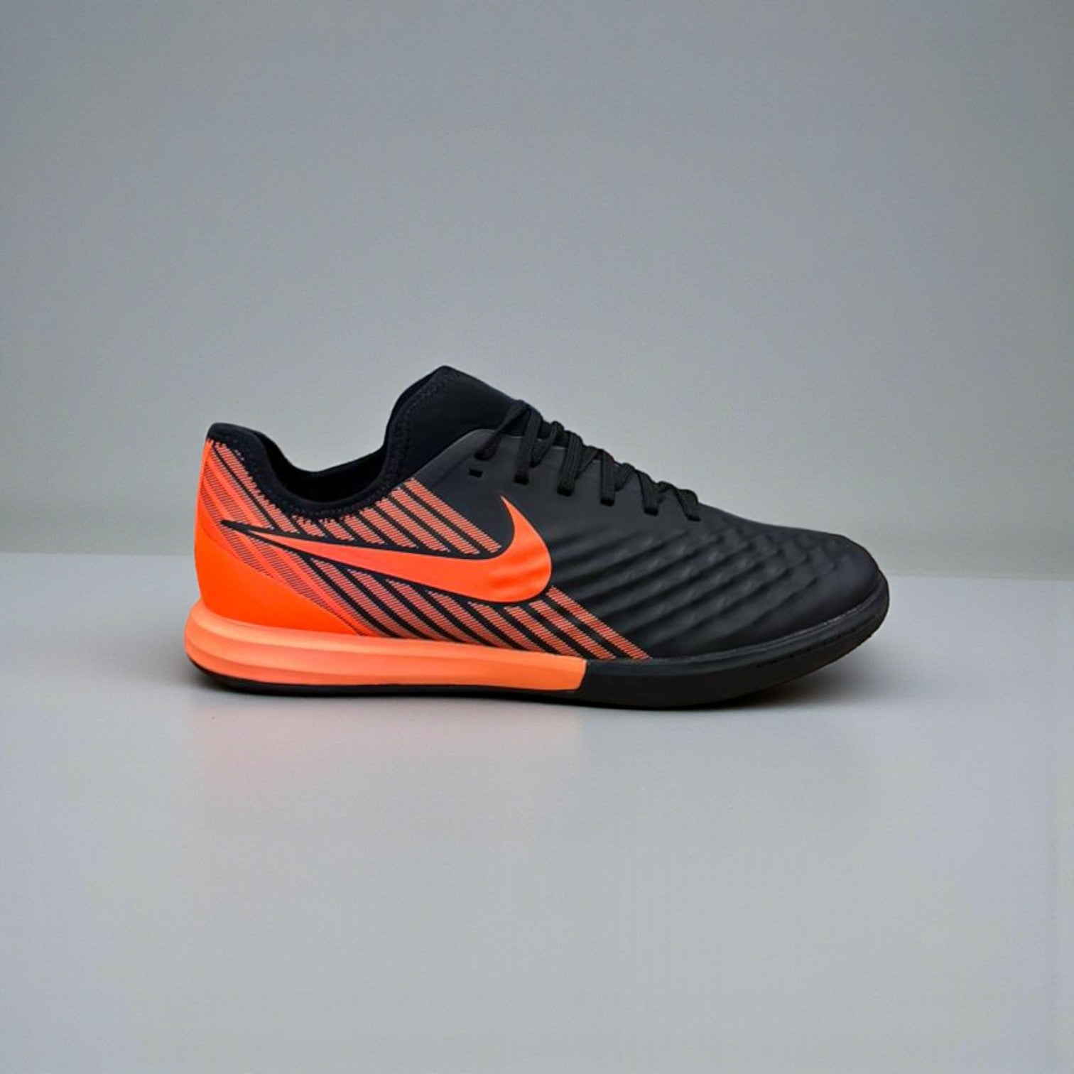 FUTSAL NIKE TIEMPO NEGRO NARANJA