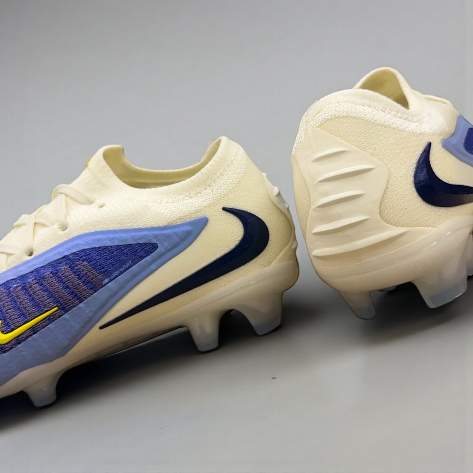 GUAYOS PHANTOM 6 LOW ELITE FG AZUL BLANCO