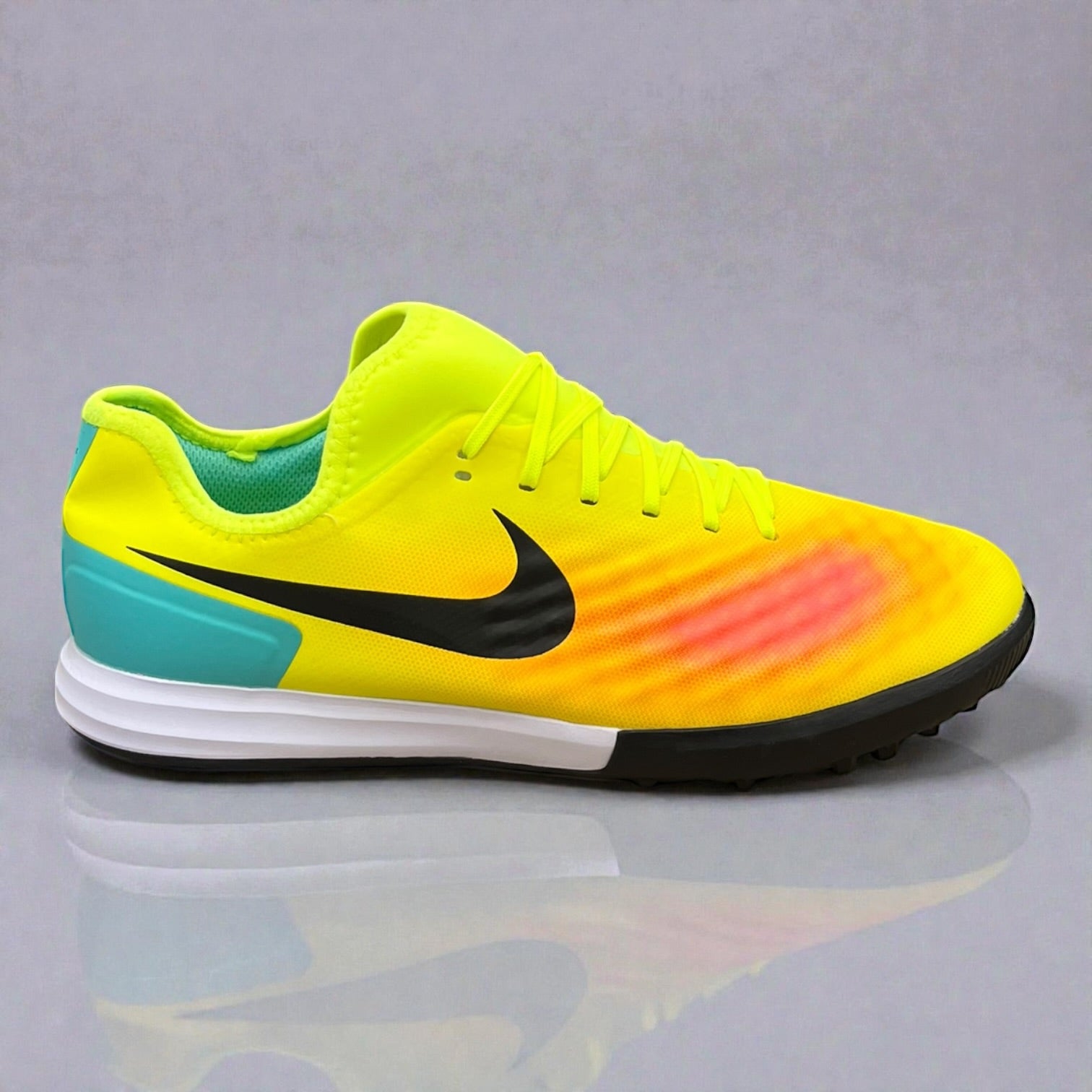 NIKE MAGISTAX FINALE II TF SINTÉTICA