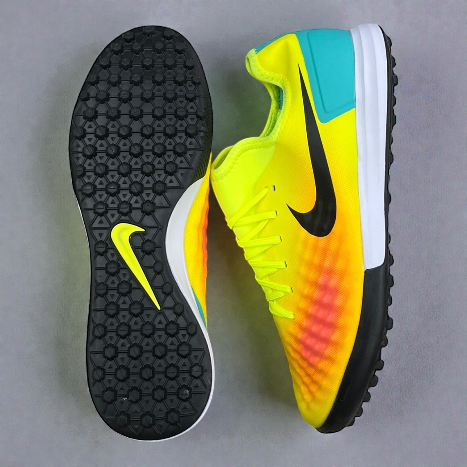 NIKE MAGISTAX FINALE II TF SINTÉTICA