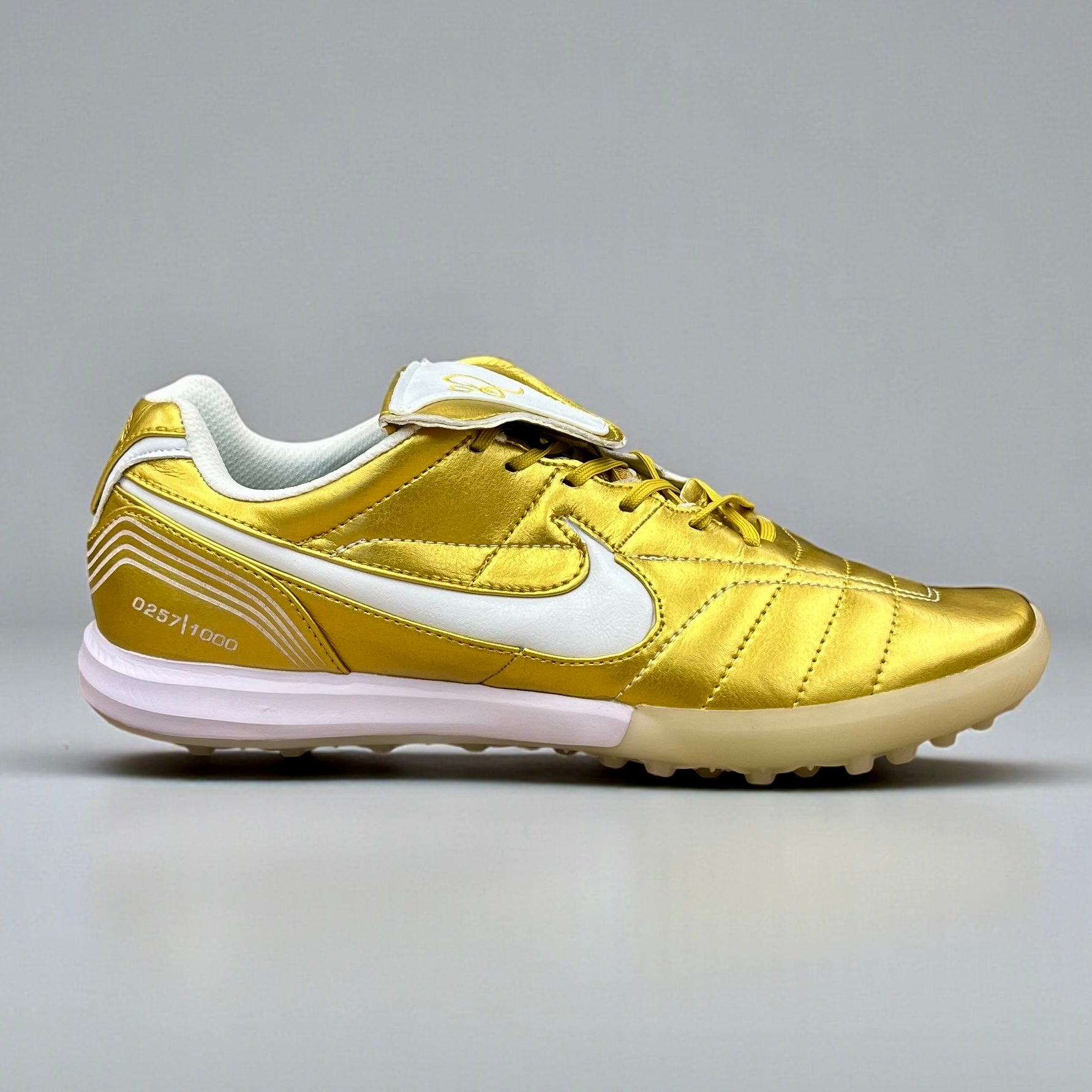 NIKE TIEMPO R10 SINTÉTICA