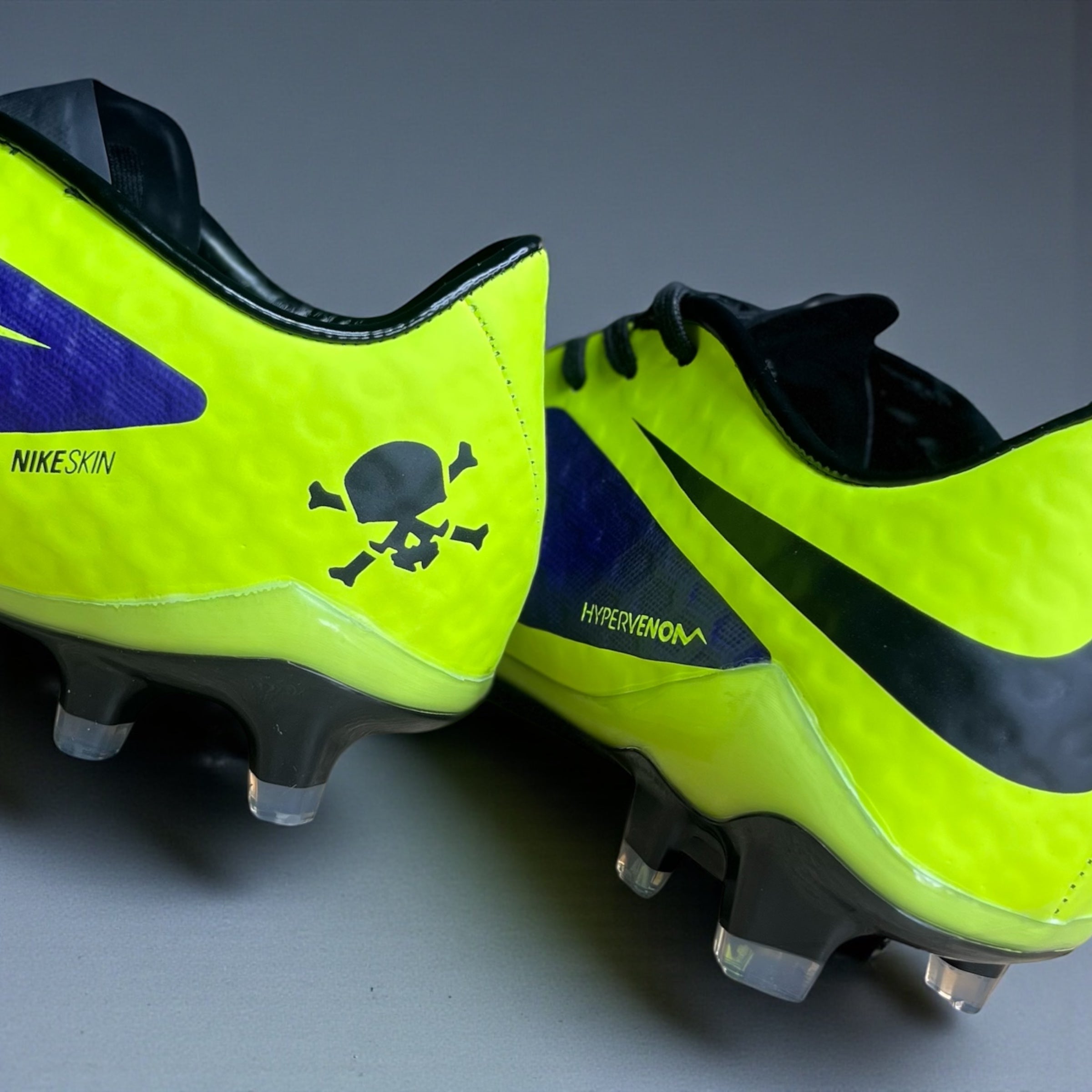 GUAYOS HYPERVENOM PHANTOM FG -  MORADO-VOLTAJE