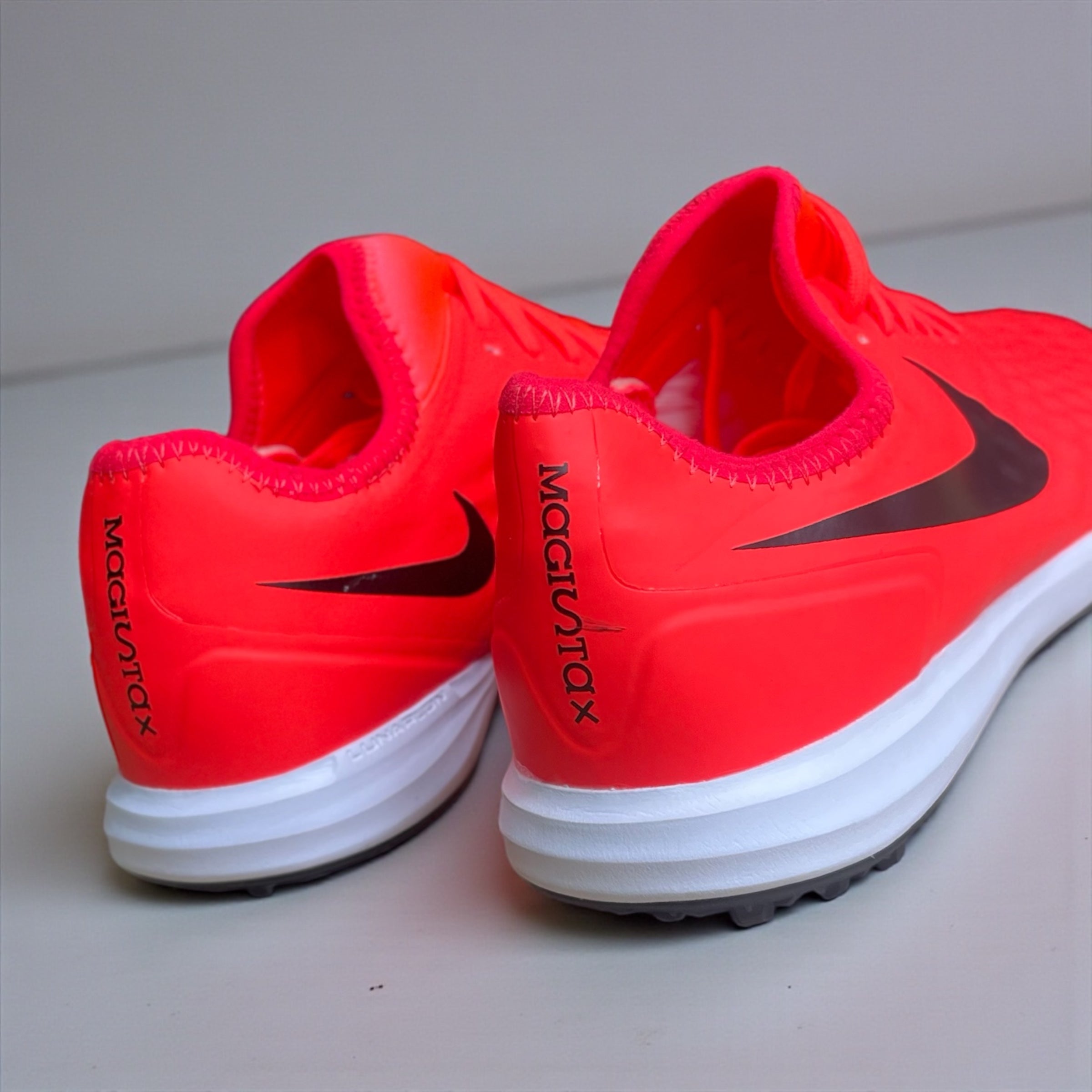 NIKE MAGISTAX FINALE II TF SINTÉTICA