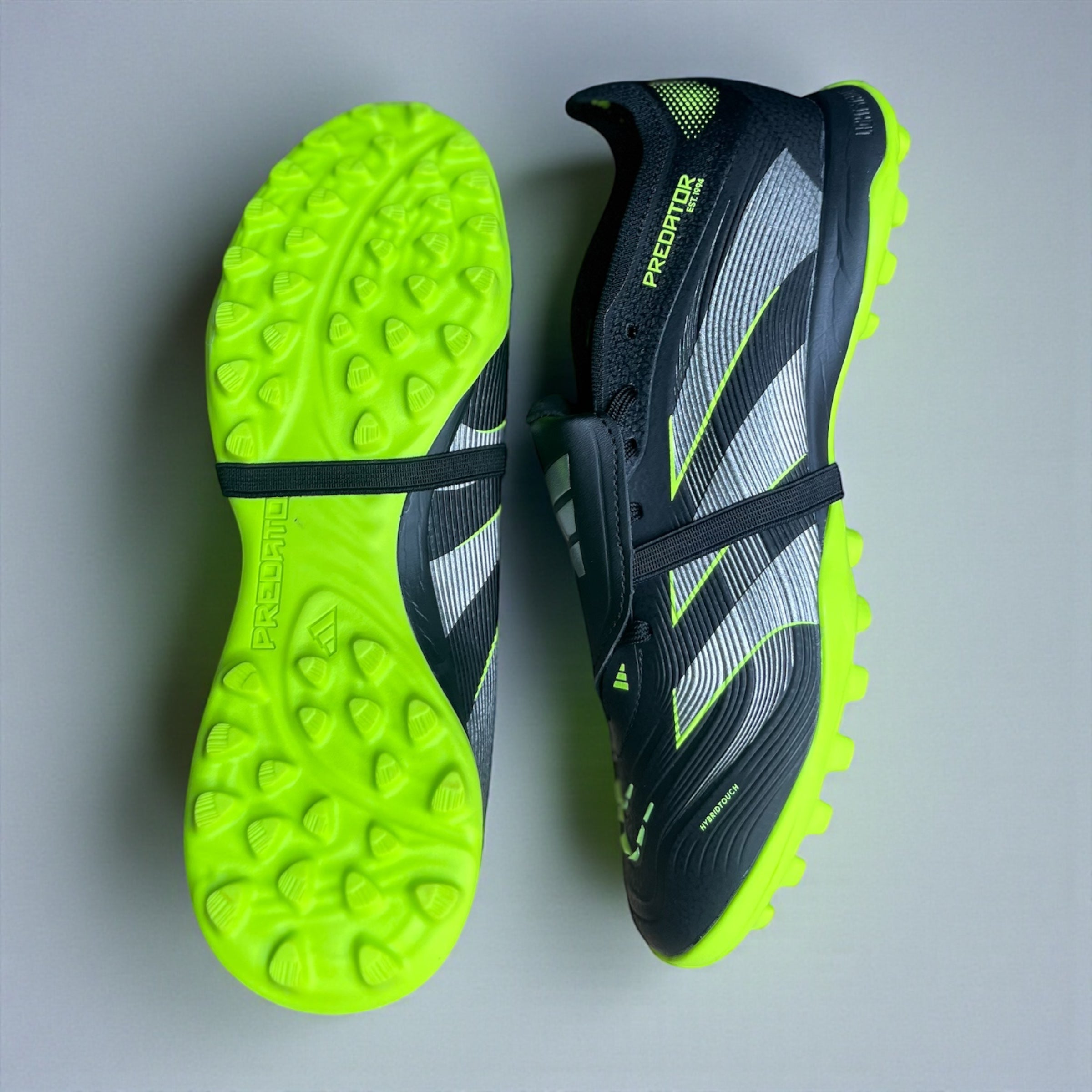 TORRETÍN PREDATOR LENGÜETA NEGRO VERDE/GRIS FÚTBOL SALA