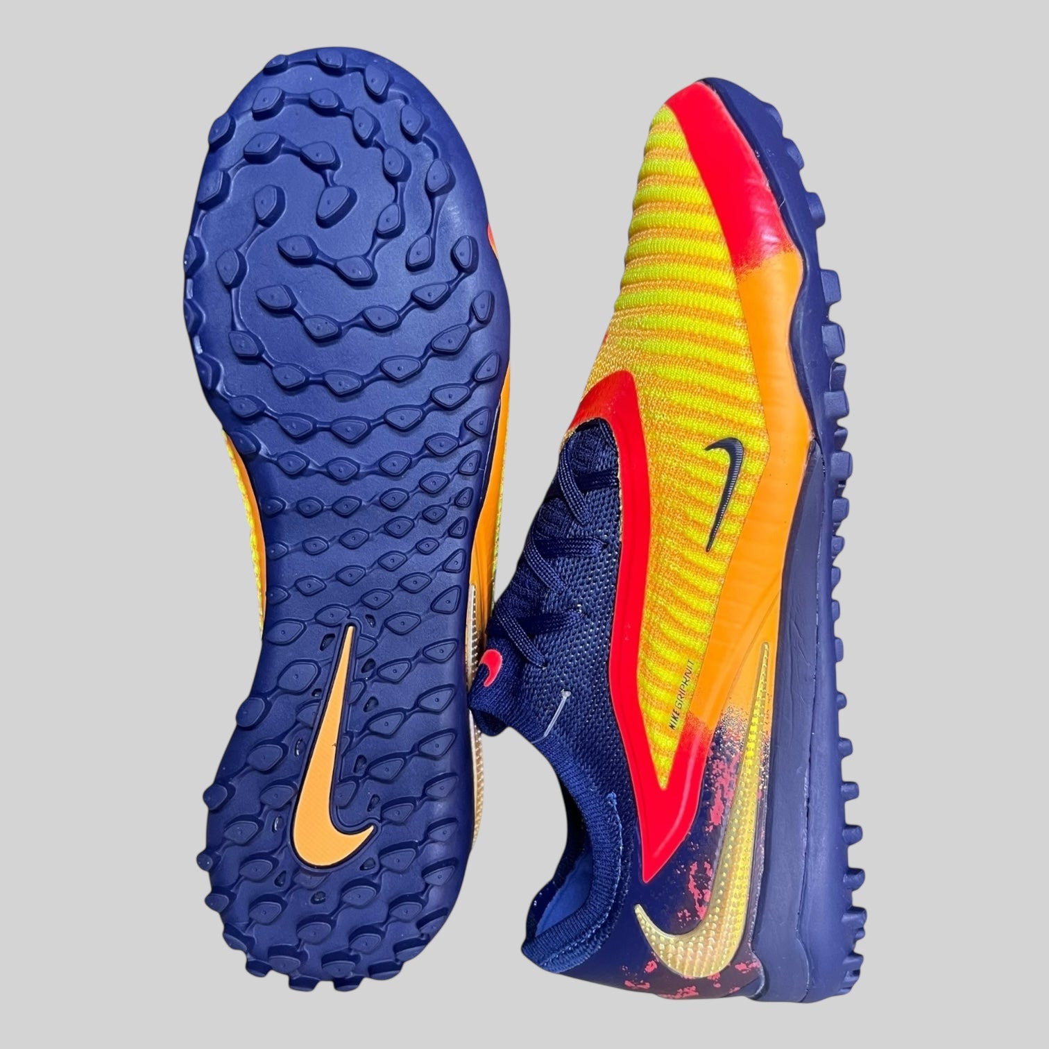 TORRETÍN NIKE HOMBRE PHANTOM 6 LOW ACADEMY “HAALAND” TF AMARILLO