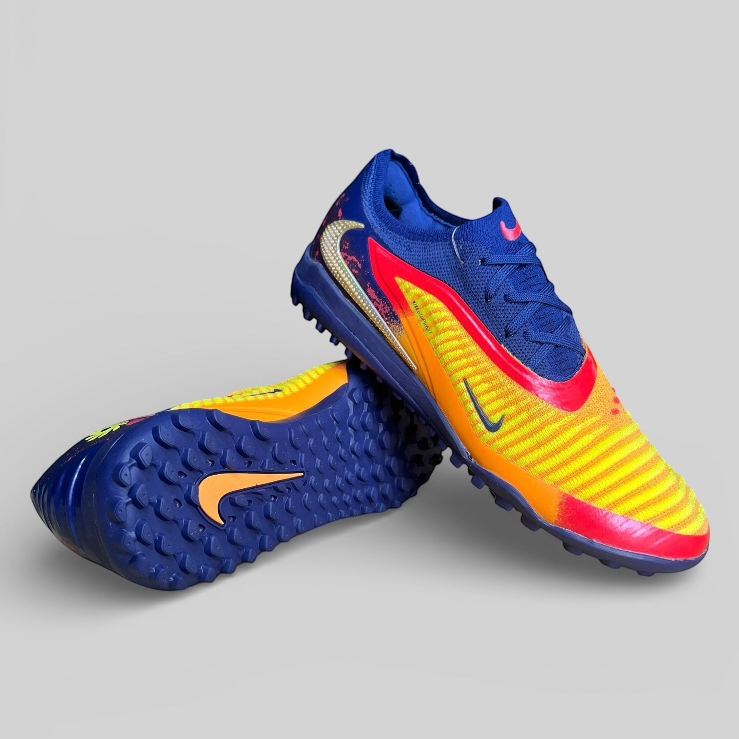 TORRETÍN NIKE HOMBRE PHANTOM 6 LOW ACADEMY “HAALAND” TF AMARILLO