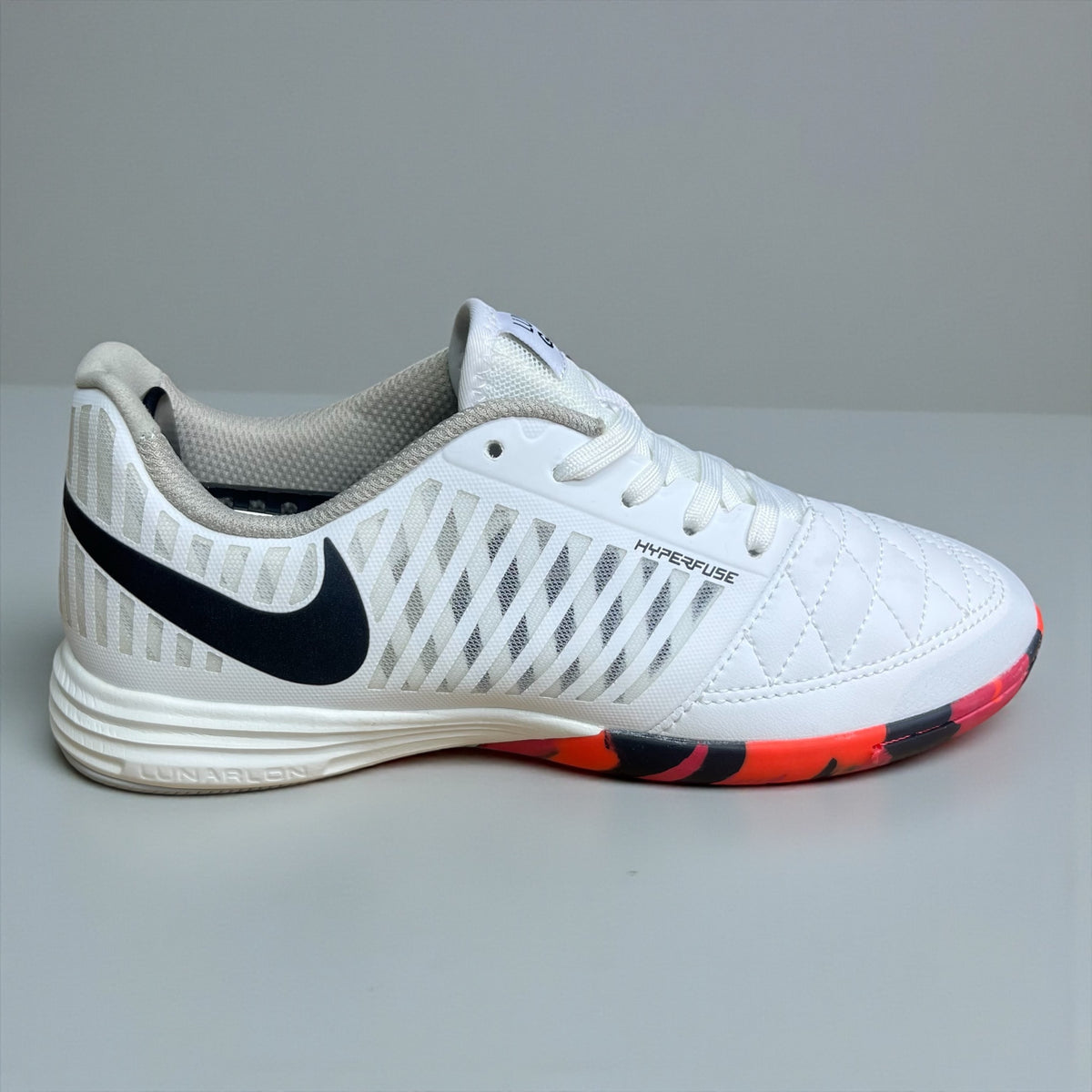 LUNAR GATO IN GRIS
