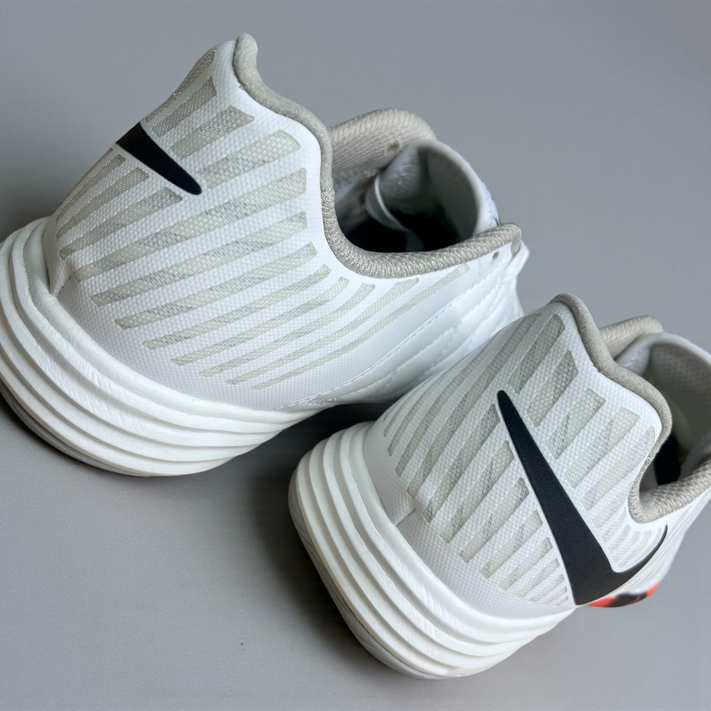 LUNAR GATO IN GRIS