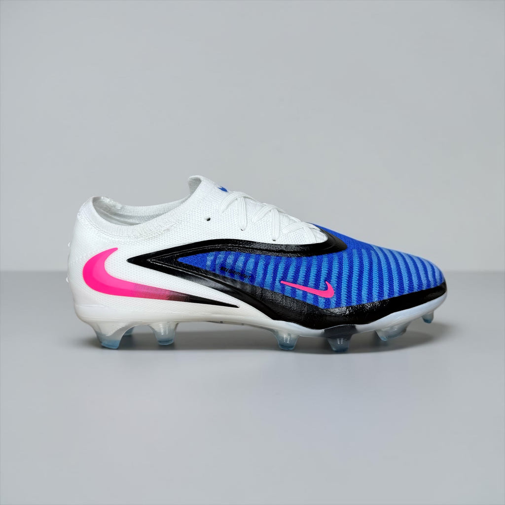 GUAYOS DE FÚTBOL NIKE PHANTOM AZUL, BLANCO Y ROSA