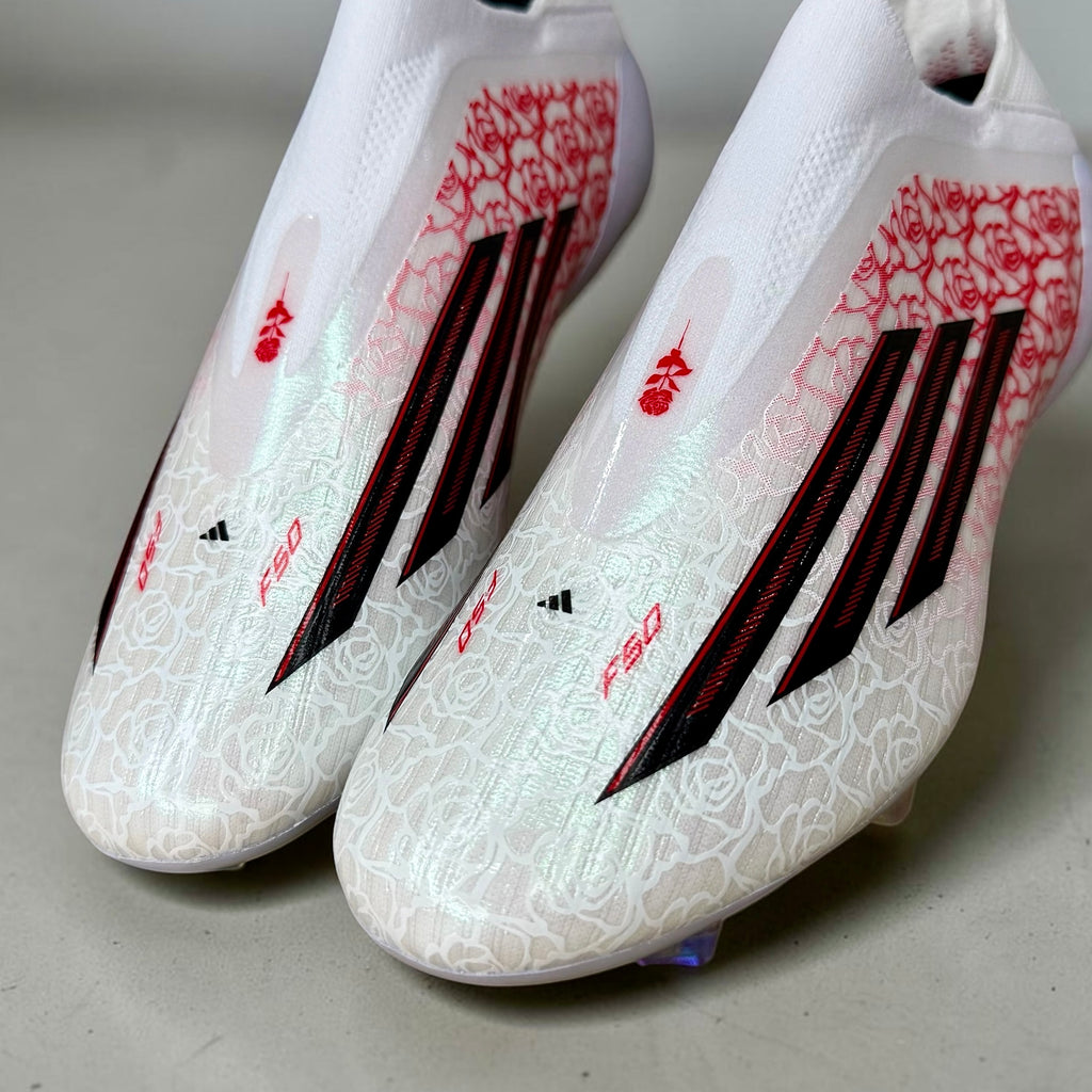 GUAYOS DE FÚTBOL ADIDAS PREDATOR BLANCOS SIN CORDONES