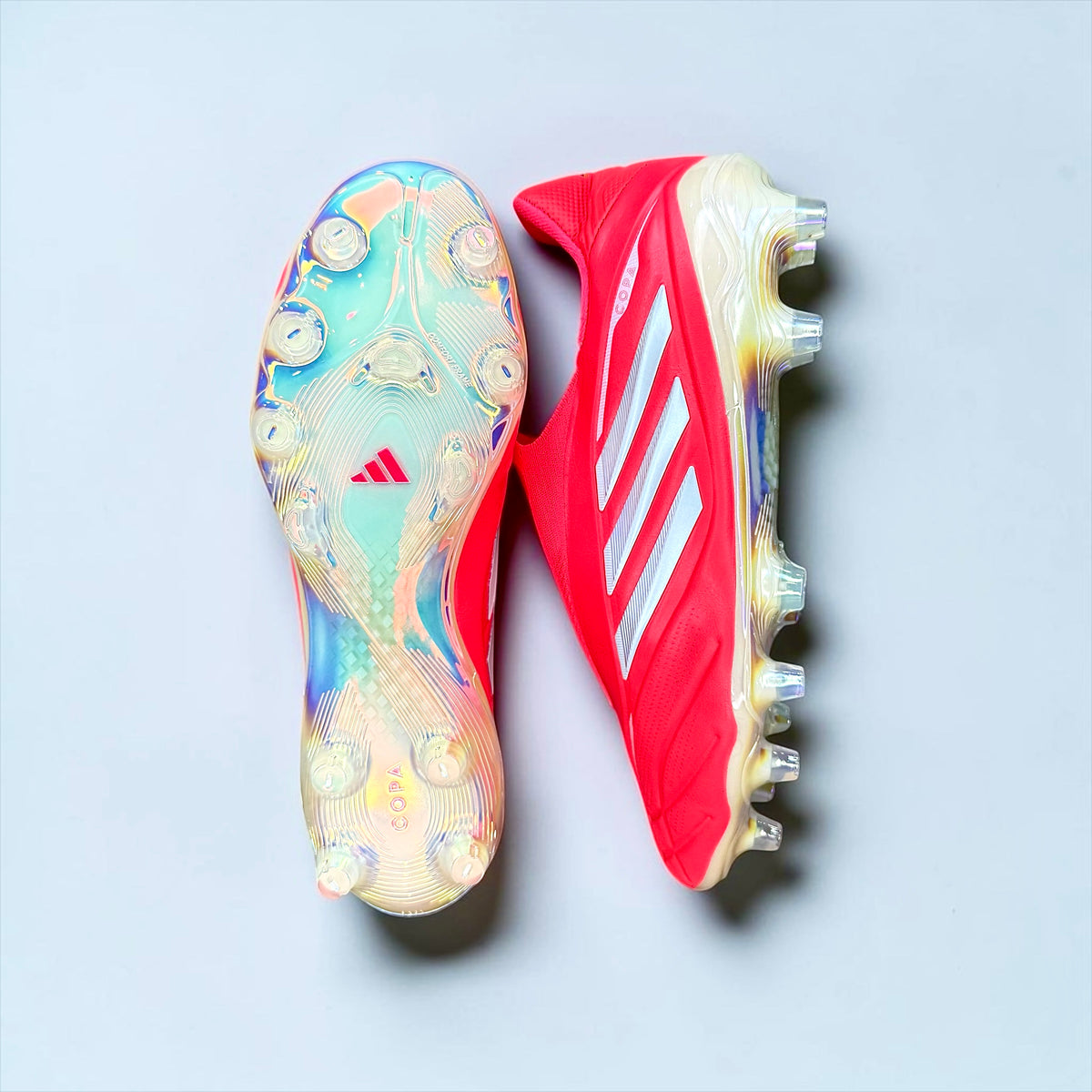 GUAYOS DE FÚTBOL ADIDAS ROJO NEÓN SIN CORDONES