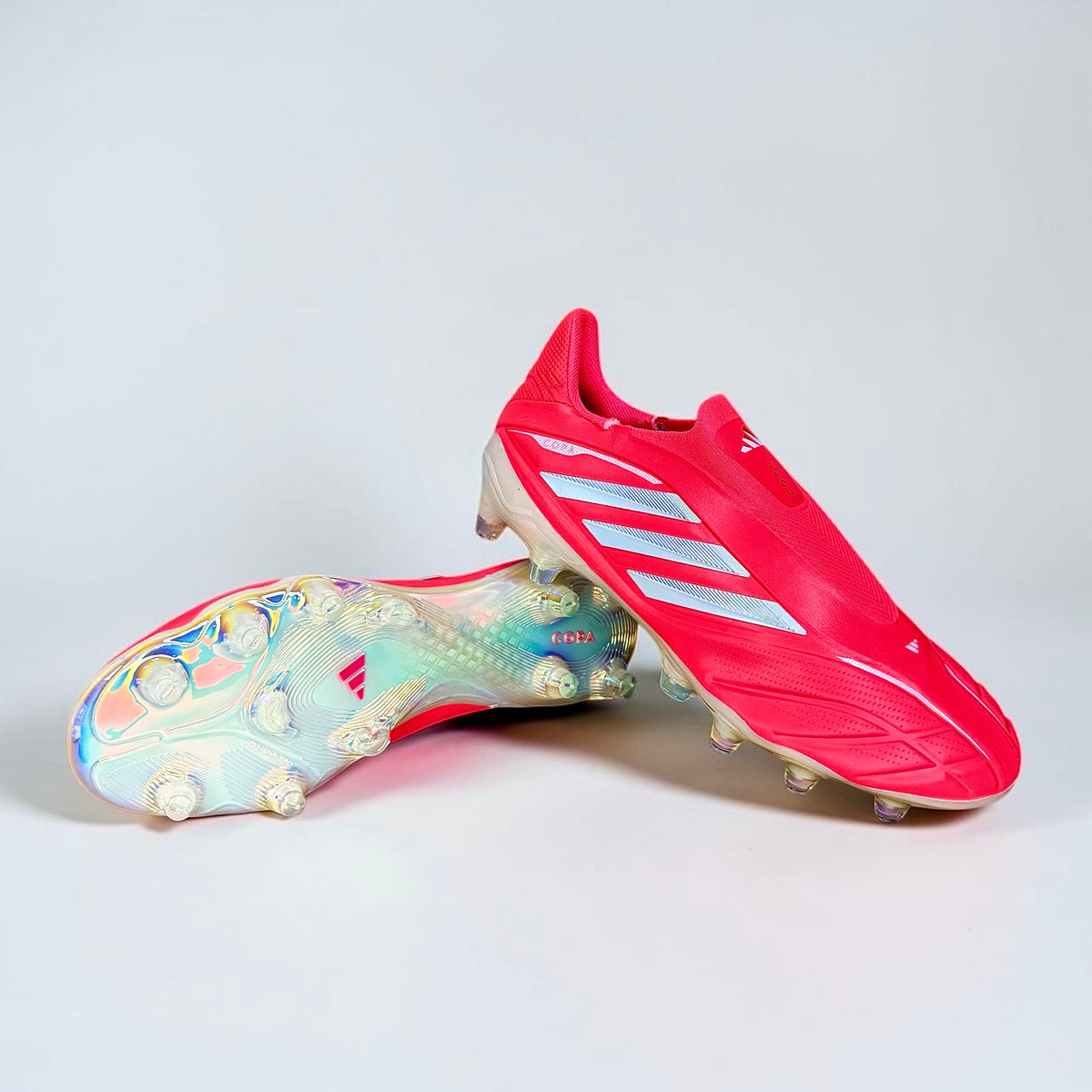 GUAYOS DE FÚTBOL ADIDAS ROJO NEÓN SIN CORDONES